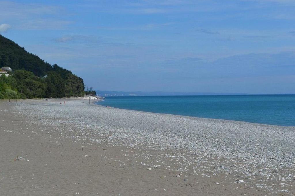 Sea breeze Hotel Цандрипш Екстериор снимка